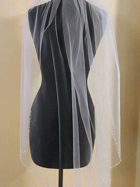 Ivory Bridal Veil with Beaded Edge 4 Inch Metal Comb
